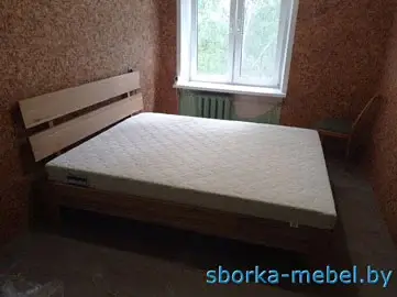 Сборка кровати из массива дуба