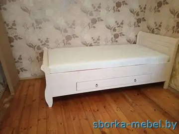 Сборка кровати с выдвижным ящиком